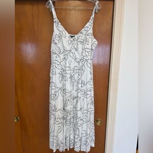 Torrid Black and White Leaf Maxi Dress